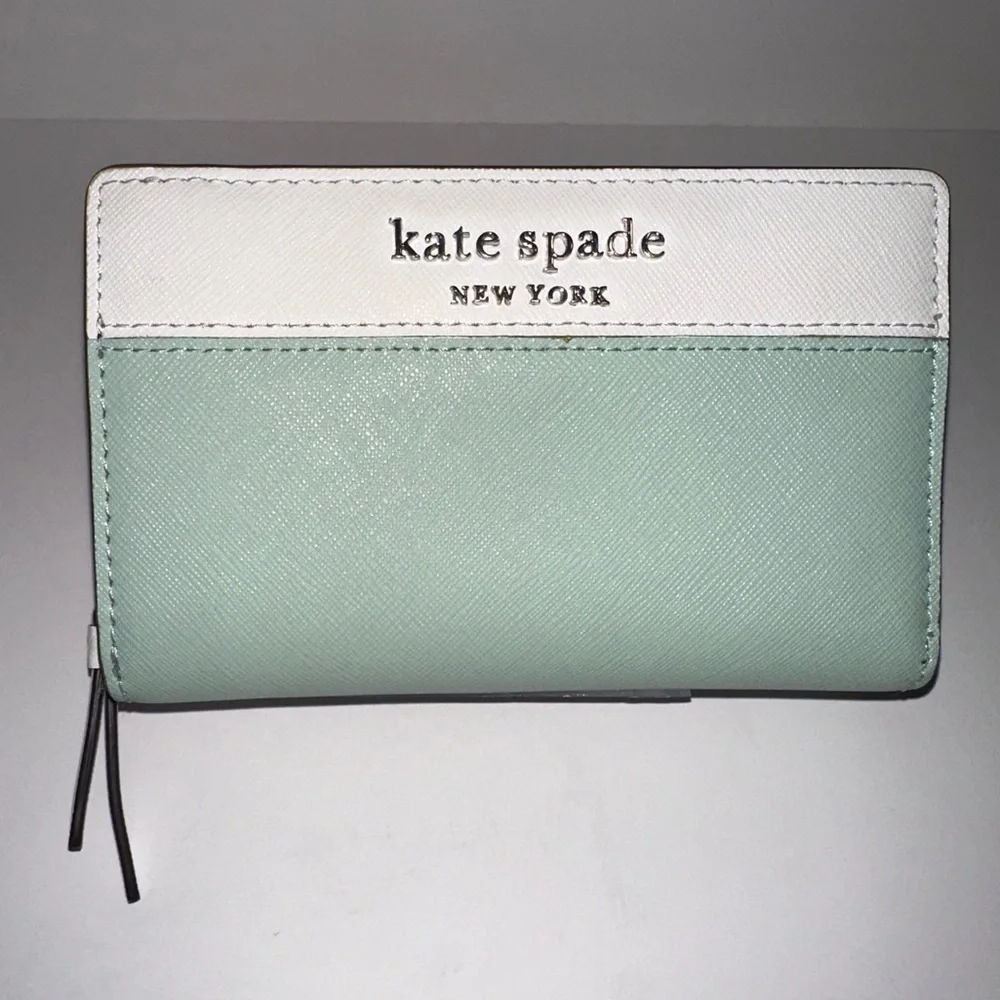Kate Spade NWOT Cameron Meadow Green and White Saffiano Leather Bifold